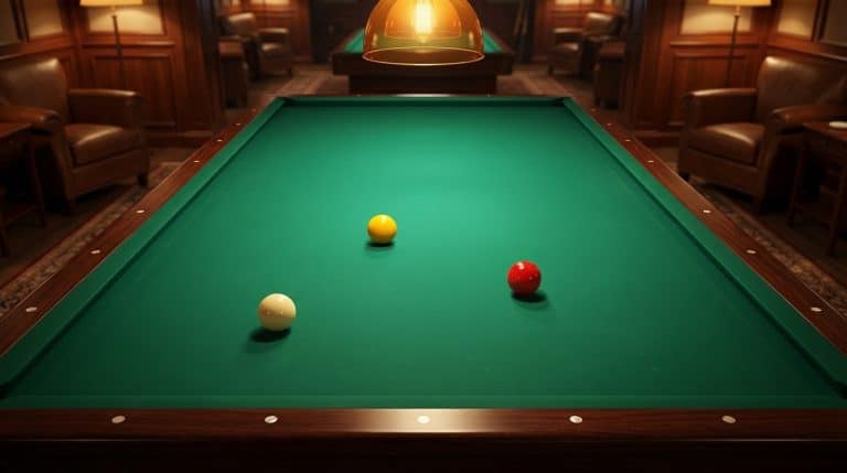 Table de billard carambole vue du dessus avec trois billes sur tapis vert