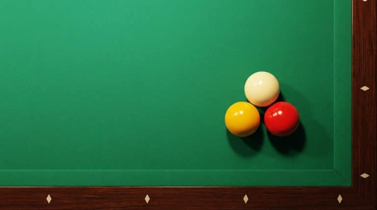 Trois billes groupees sur le tapis pour la serie americaine